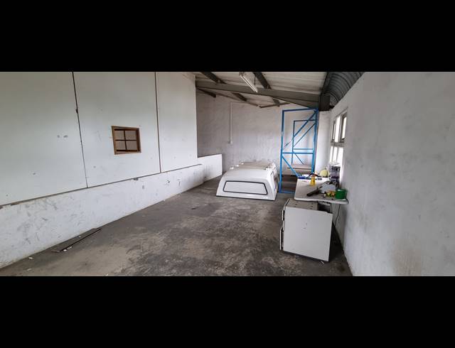 200M² WAREHOUSE TO LET IN WATERFALL